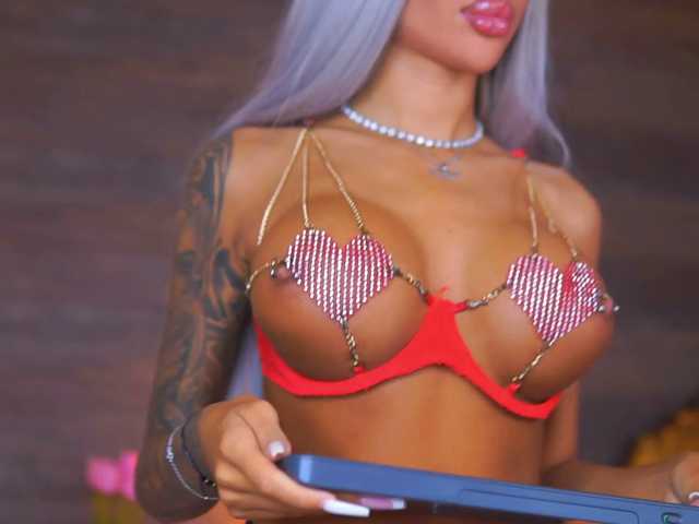 JuicyJessye live cam on BongaCams