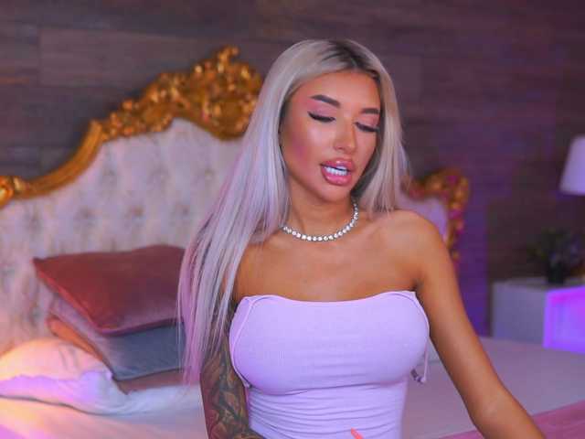 JuicyJessye live cam on BongaCams
