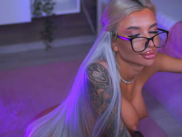  JuicyJessye chat room