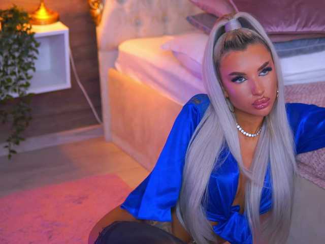 JuicyJessye live cam on BongaCams