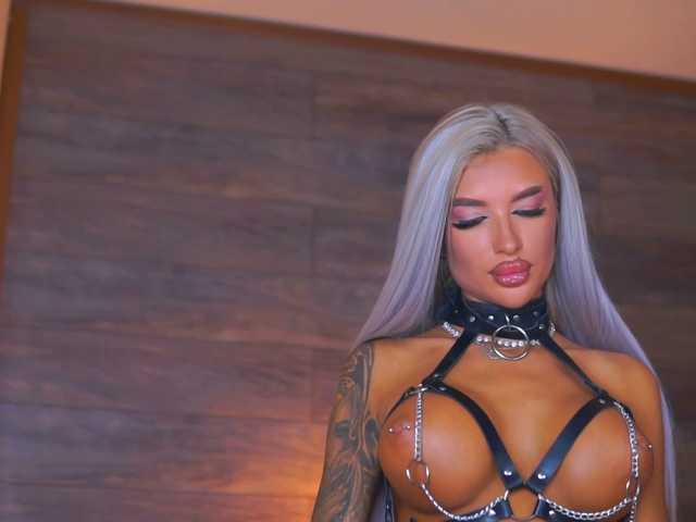 JuicyJessye live cam on BongaCams