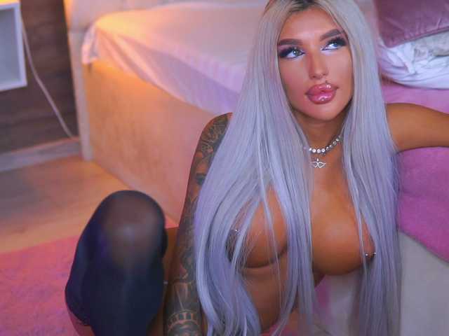 JuicyJessye live cam on BongaCams