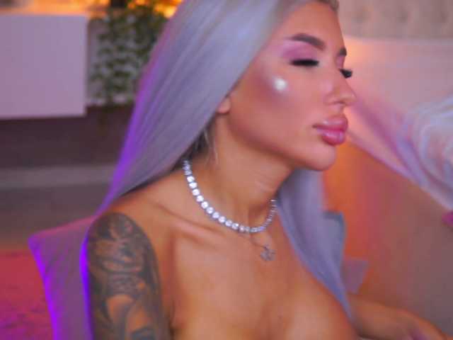 JuicyJessye live cam on BongaCams