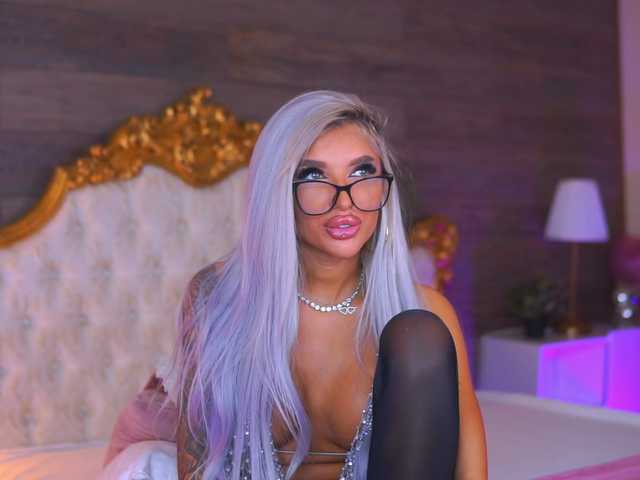 JuicyJessye live cam on BongaCams