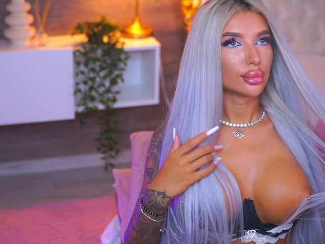 JuicyJessye live cam on BongaCams