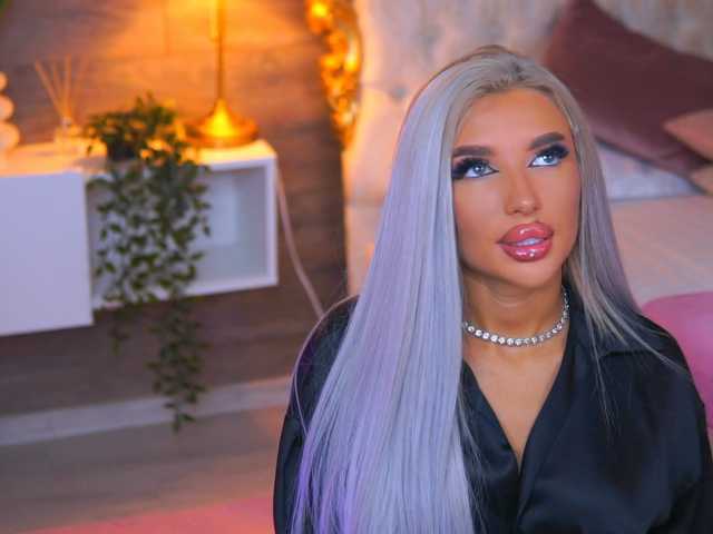 JuicyJessye live cam on BongaCams