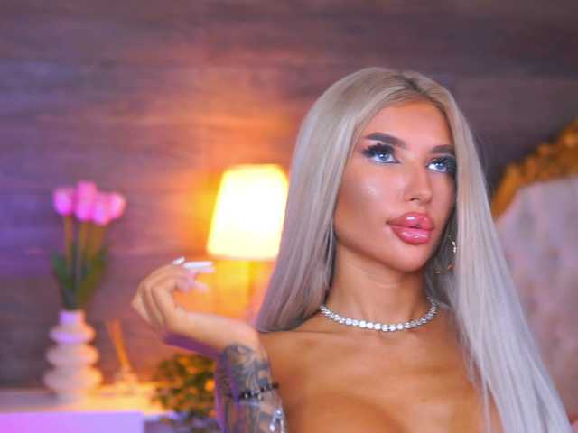 JuicyJessye live cam on BongaCams