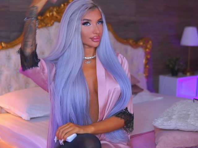 JuicyJessye live cam on BongaCams