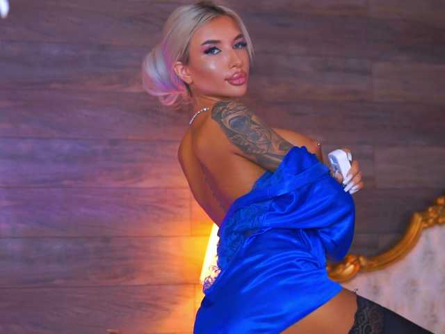 JuicyJessye live cam on BongaCams