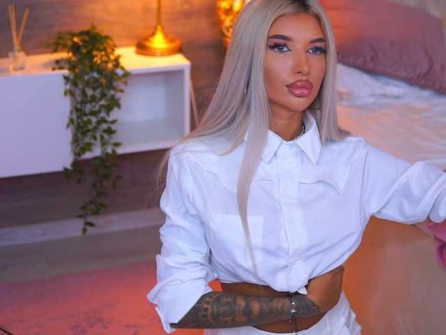 JuicyJessye live cam on BongaCams