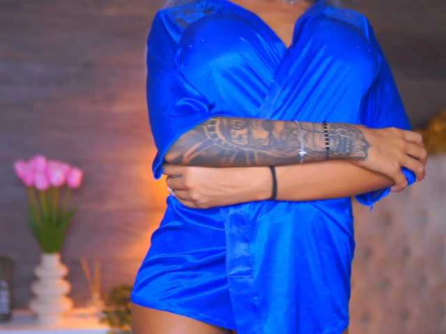 JuicyJessye live cam on BongaCams