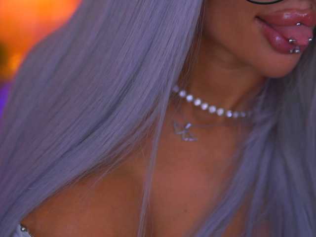 JuicyJessye live cam on BongaCams