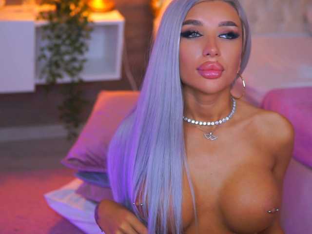 JuicyJessye live cam on BongaCams
