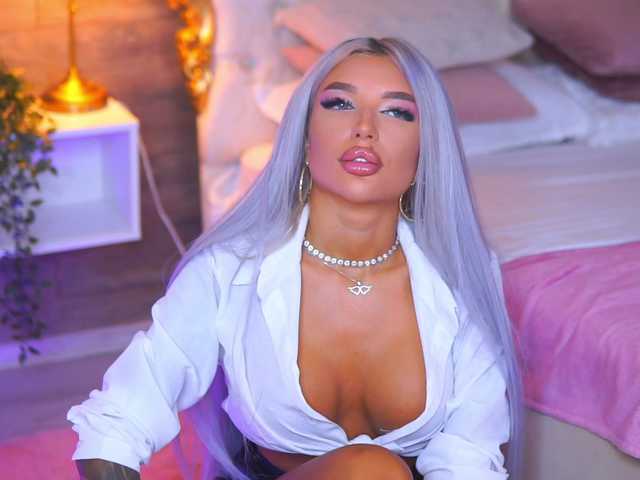JuicyJessye live cam on BongaCams