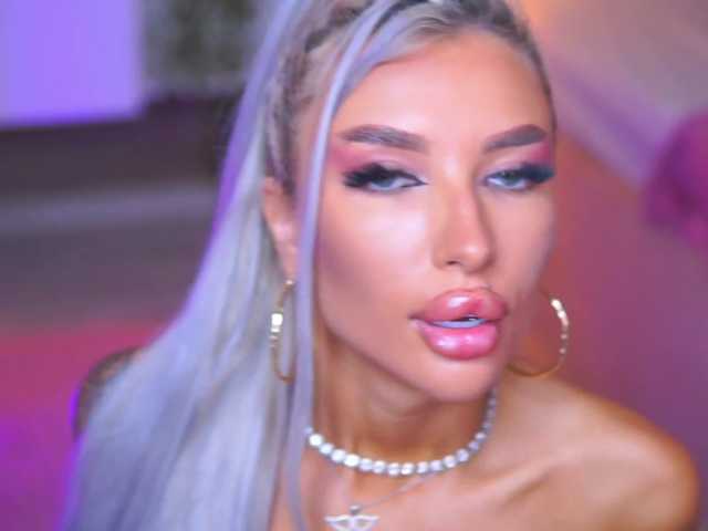 JuicyJessye live cam on BongaCams