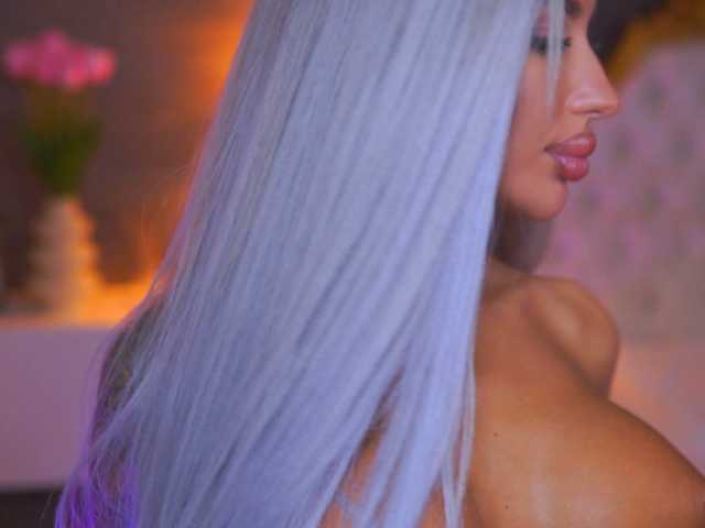 JuicyJessye live cam on BongaCams