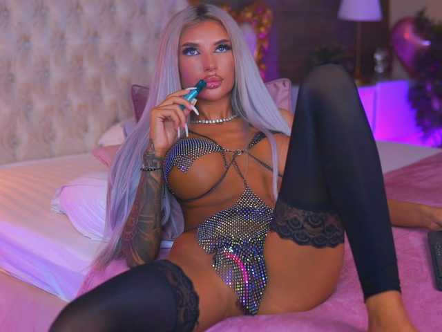 JuicyJessye live cam on BongaCams