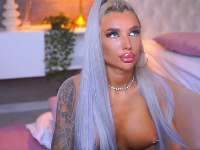 JuicyJessye live cam on BongaCams