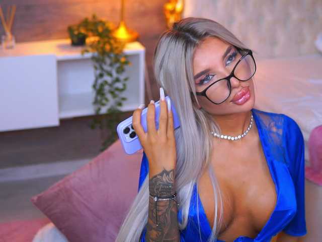 JuicyJessye live cam on BongaCams