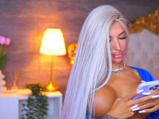 JuicyJessye live cam on BongaCams