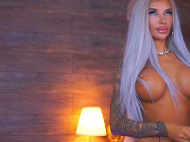 JuicyJessye live cam on BongaCams