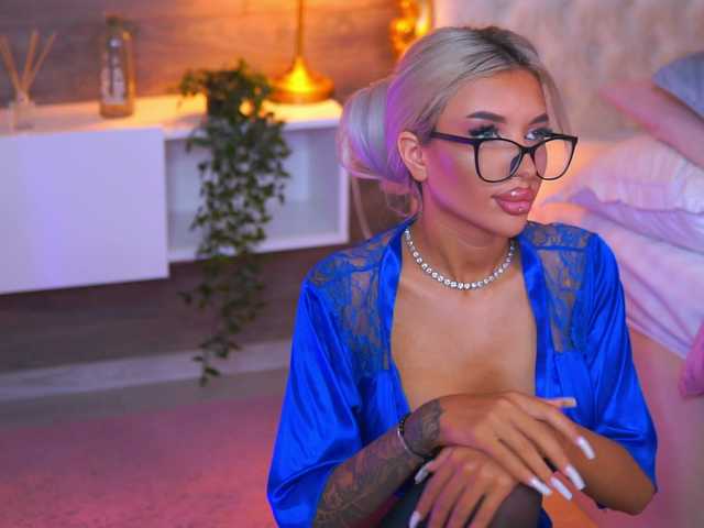 JuicyJessye live cam on BongaCams