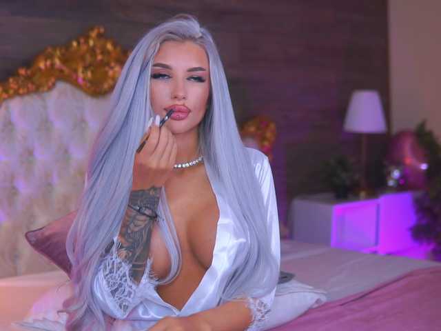 JuicyJessye's BongaCams show and profile