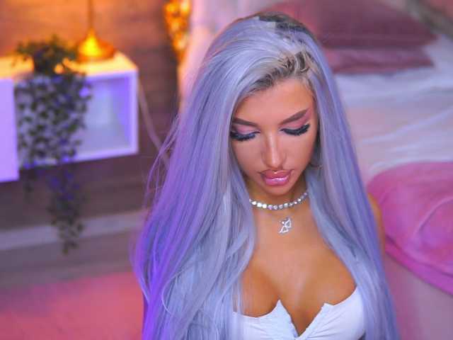JuicyJessye live cam on BongaCams