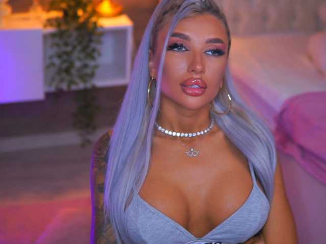JuicyJessye live cam on BongaCams