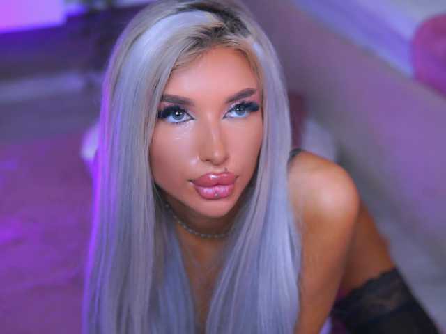 JuicyJessye live cam on BongaCams