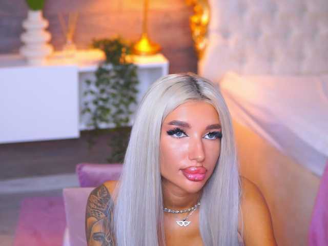 JuicyJessye live cam on BongaCams