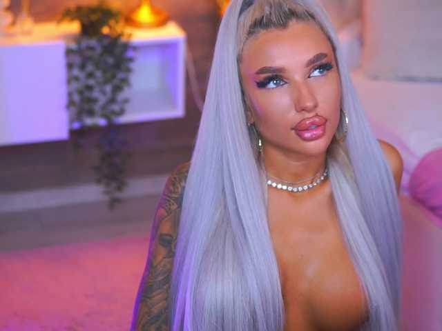 JuicyJessye live cam on BongaCams