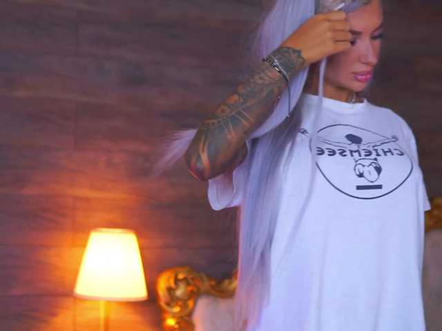 JuicyJessye live cam on BongaCams