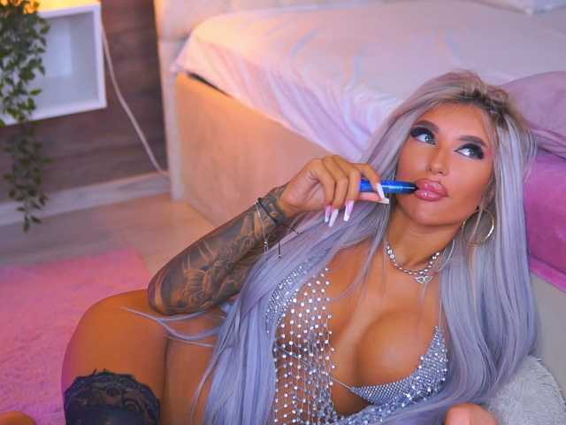 JuicyJessye live cam on BongaCams
