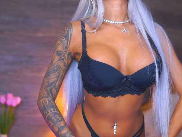 JuicyJessye live cam on BongaCams