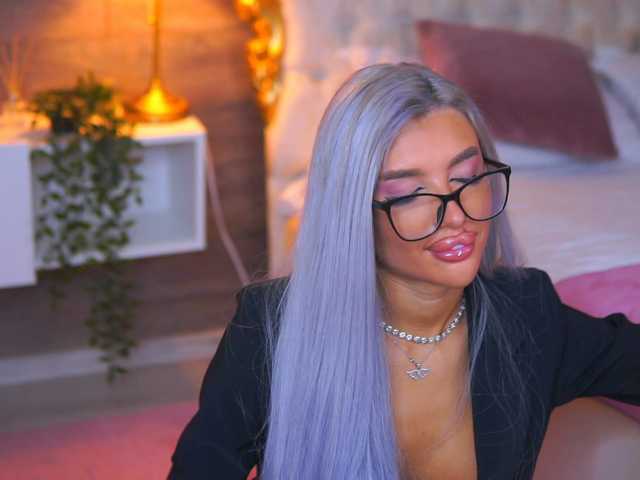 JuicyJessye live cam on BongaCams