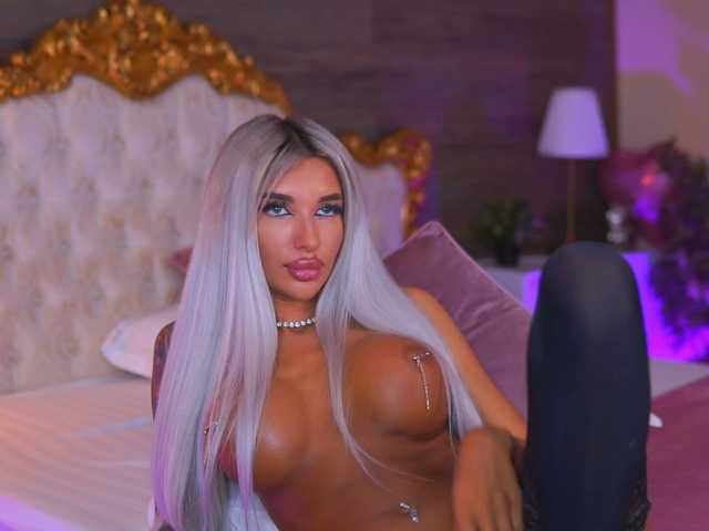 JuicyJessye live cam on BongaCams