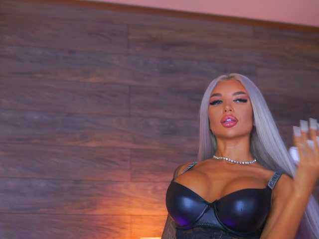 JuicyJessye live cam on BongaCams