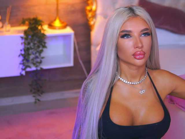 JuicyJessye live cam on BongaCams
