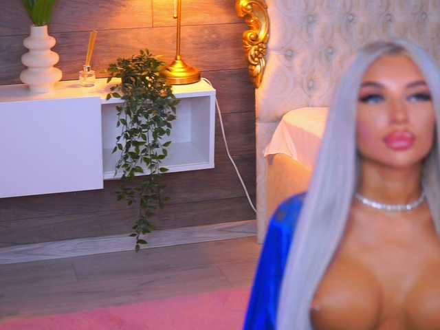 JuicyJessye live cam on BongaCams