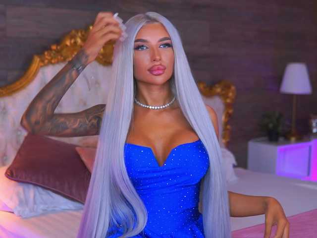 JuicyJessye live webcam show