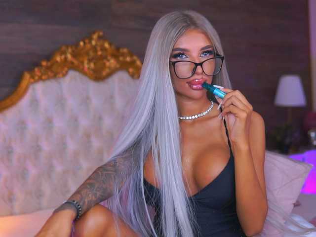 JuicyJessye live cam on BongaCams