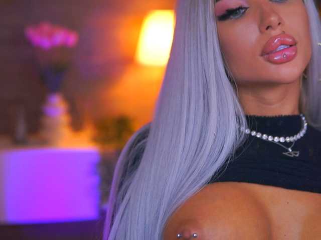 JuicyJessye live cam on BongaCams