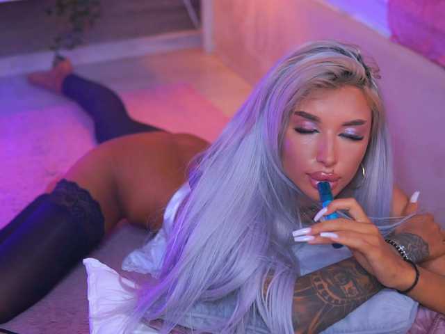 JuicyJessye live cam on BongaCams