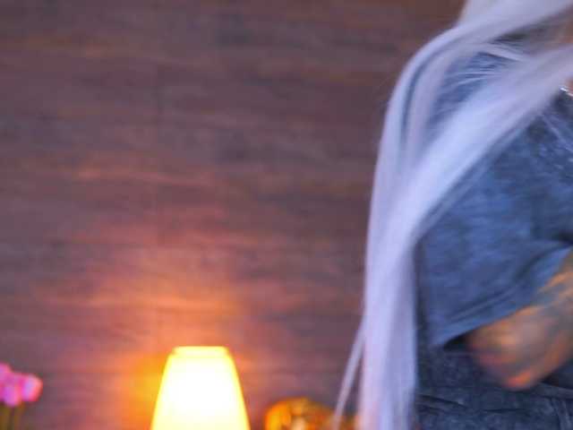 JuicyJessye live cam on BongaCams