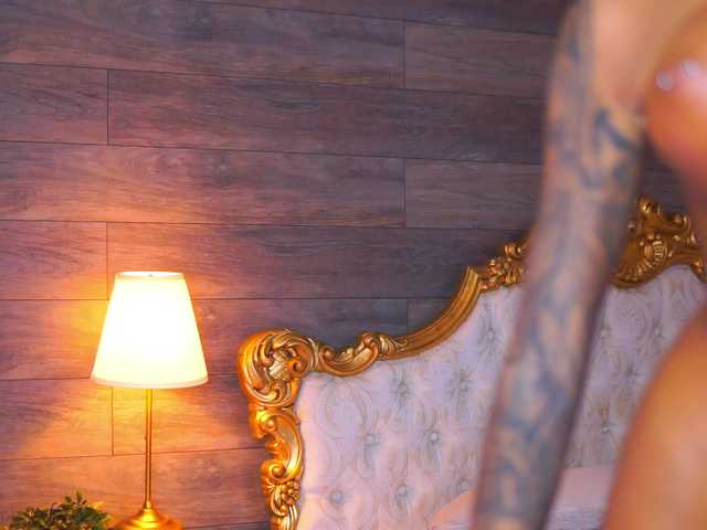 JuicyJessye live cam on BongaCams