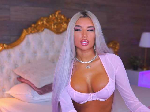 JuicyJessye live cam on BongaCams