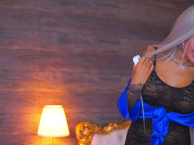 JuicyJessye live cam on BongaCams