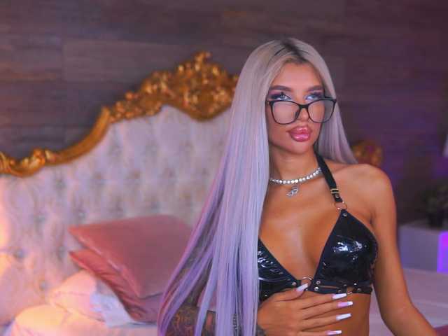JuicyJessye live cam on BongaCams