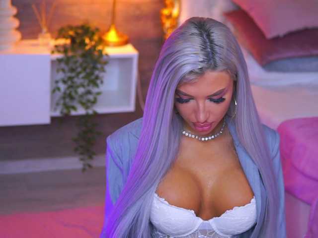 JuicyJessye live cam on BongaCams